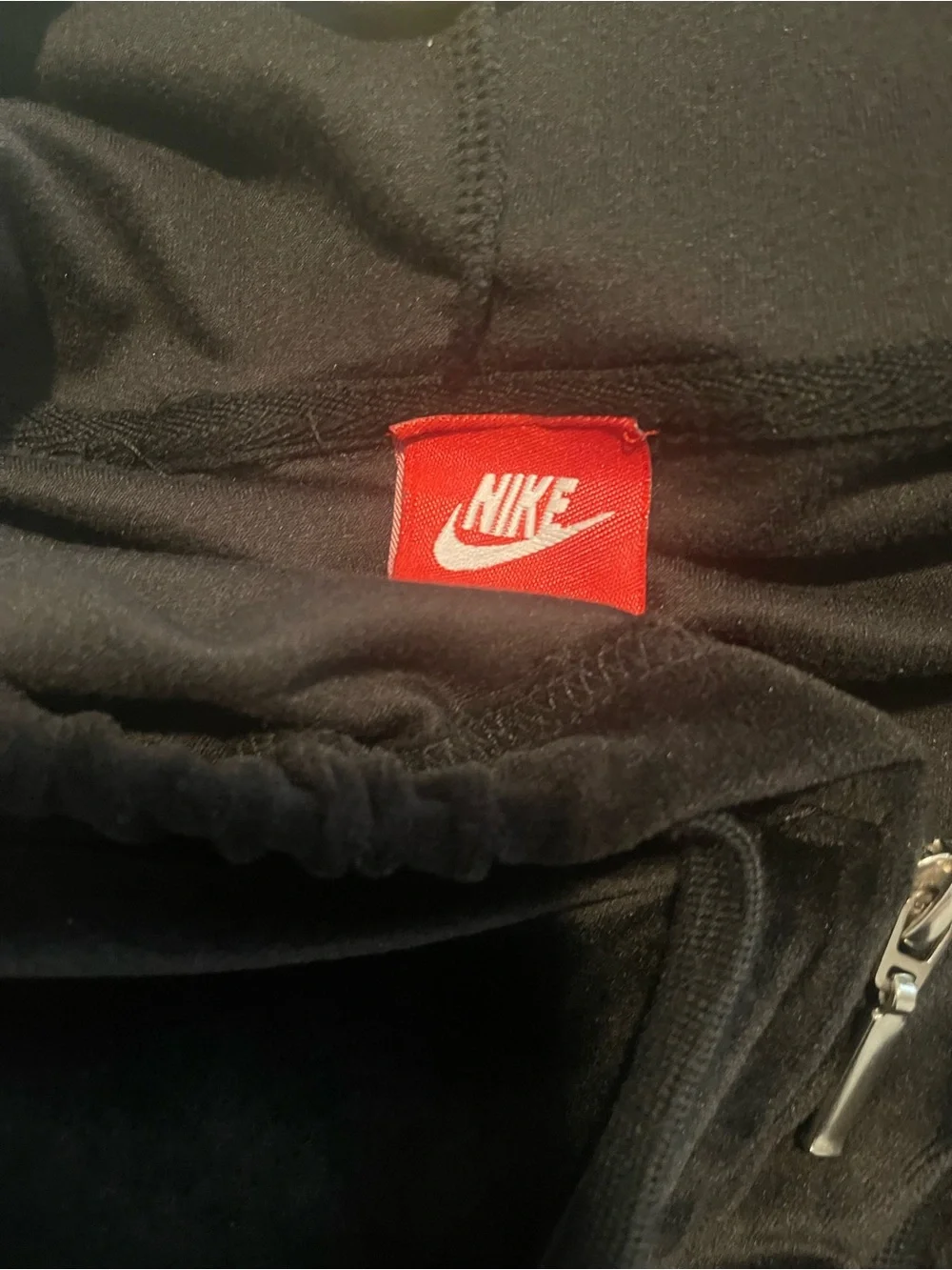 Nike Woman’s M Black Velour Full Zip Hoodie with White Embroidered Swoosh. 20P-P